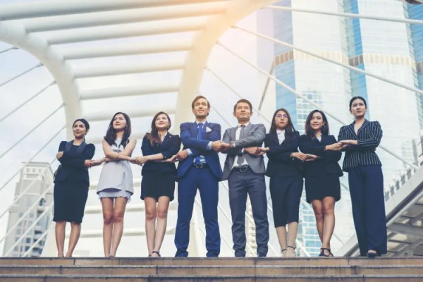 Người chơi đang suy nghĩ về việc đặt giới hạn cho bản thân khi tham gia 98win nổ hũ
